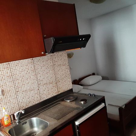 Hotel Kosmas Sarti Bagian luar foto