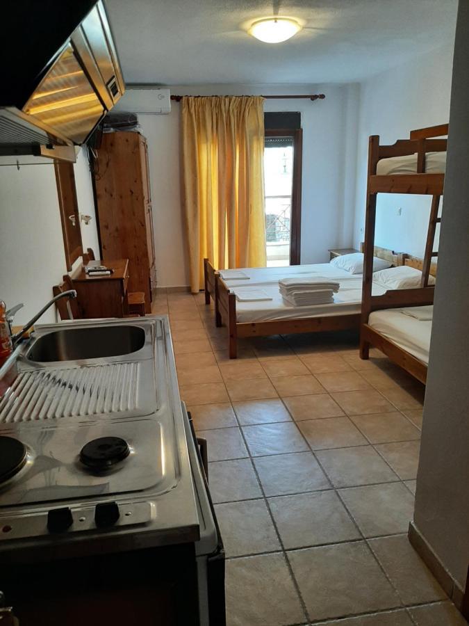 Hotel Kosmas Sarti Bagian luar foto