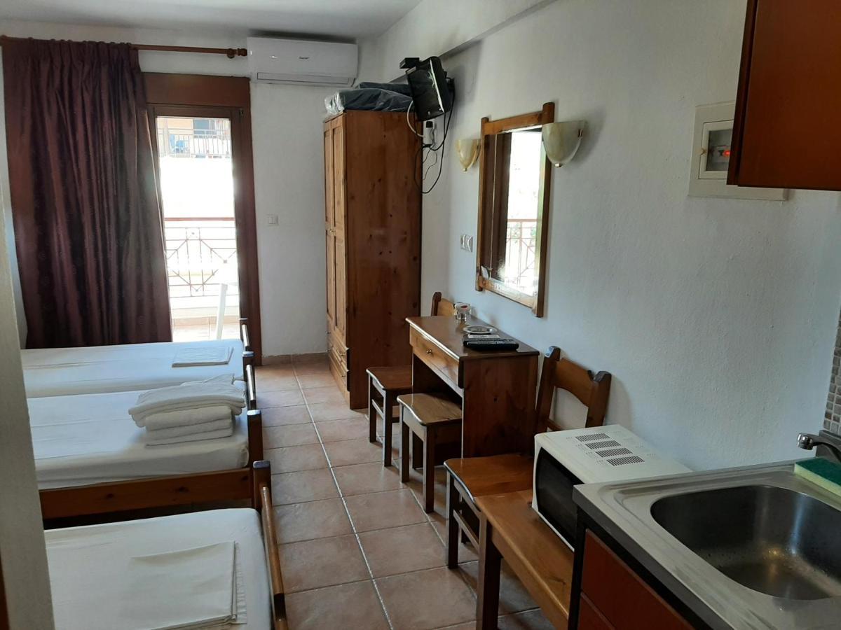 Hotel Kosmas Sarti Bagian luar foto
