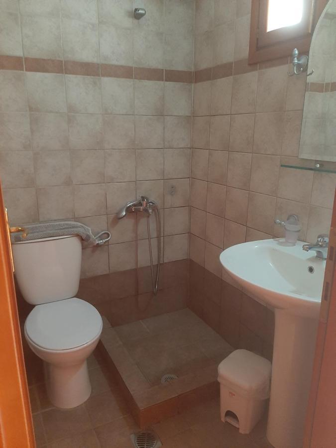 Hotel Kosmas Sarti Bagian luar foto