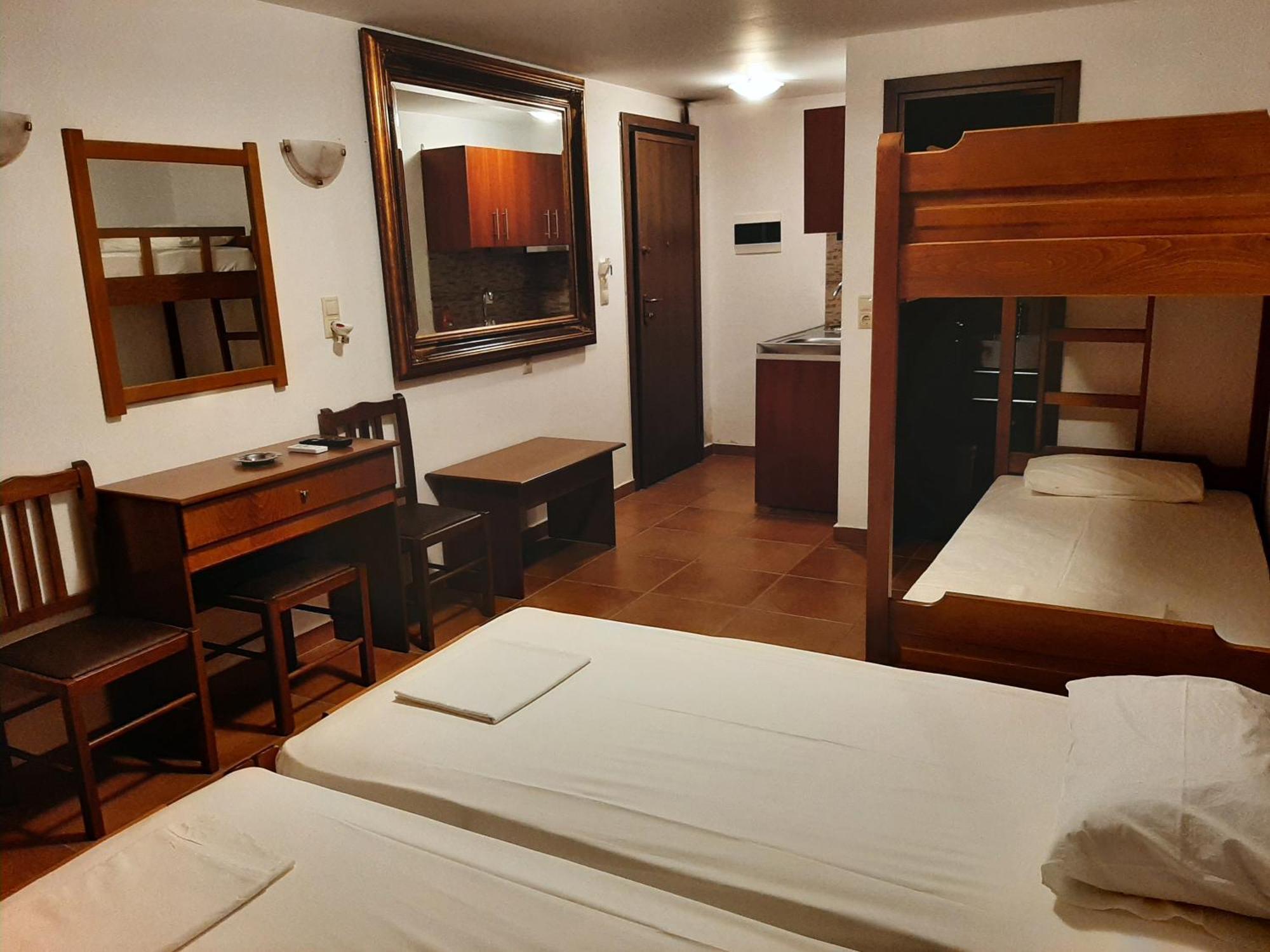 Hotel Kosmas Sarti Ruang foto