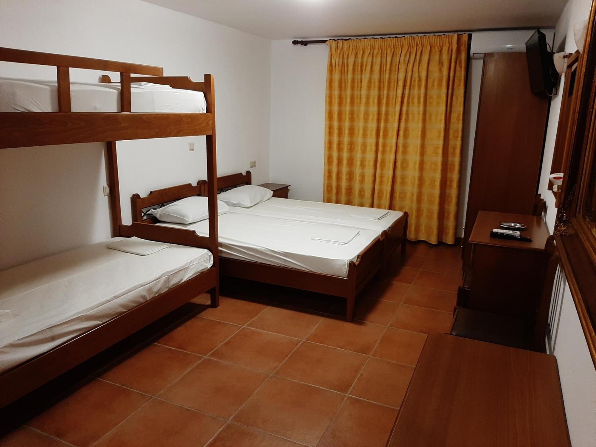Hotel Kosmas Sarti Ruang foto