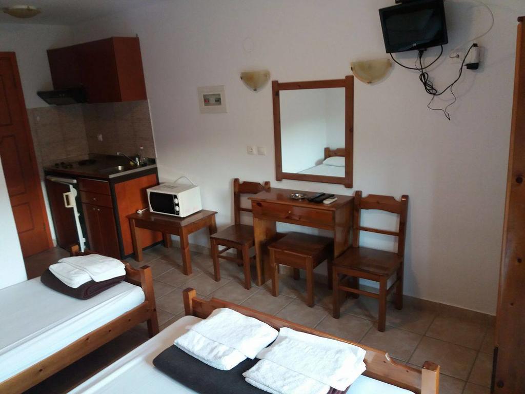 Hotel Kosmas Sarti Bagian luar foto
