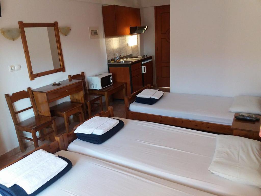 Hotel Kosmas Sarti Bagian luar foto