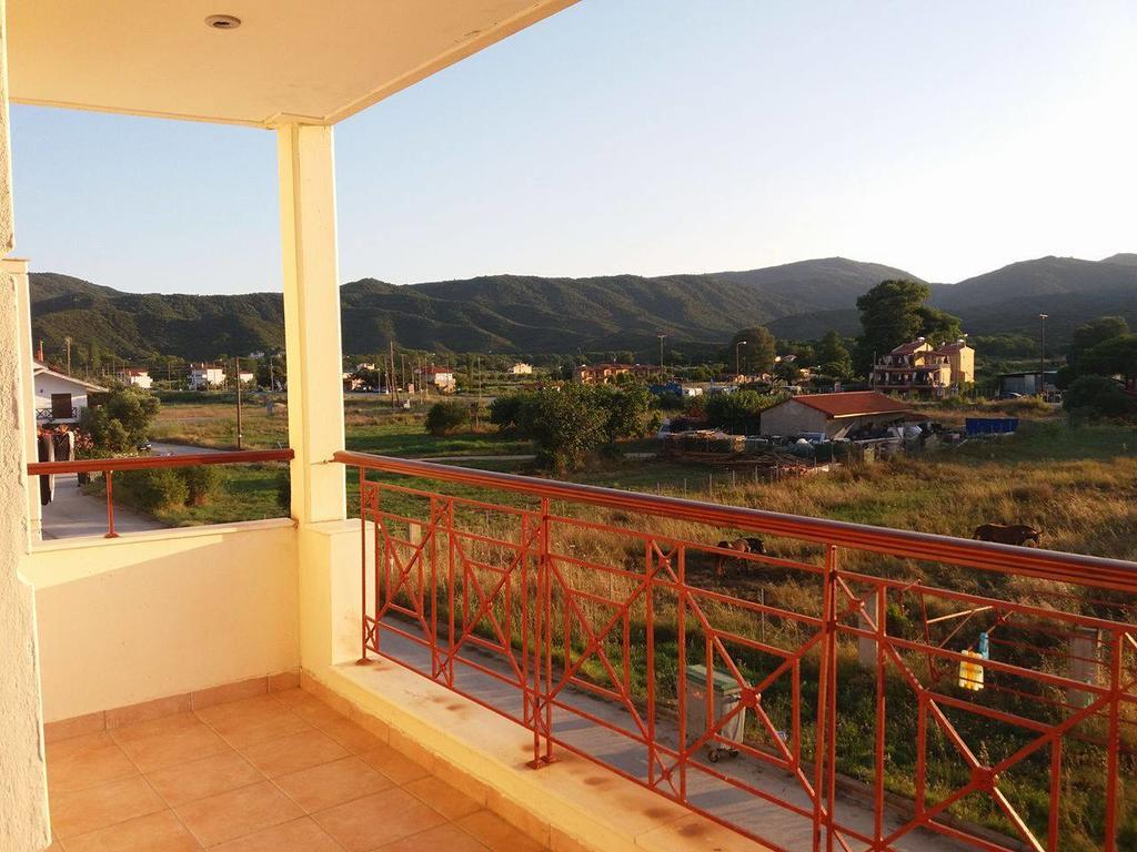 Hotel Kosmas Sarti Bagian luar foto