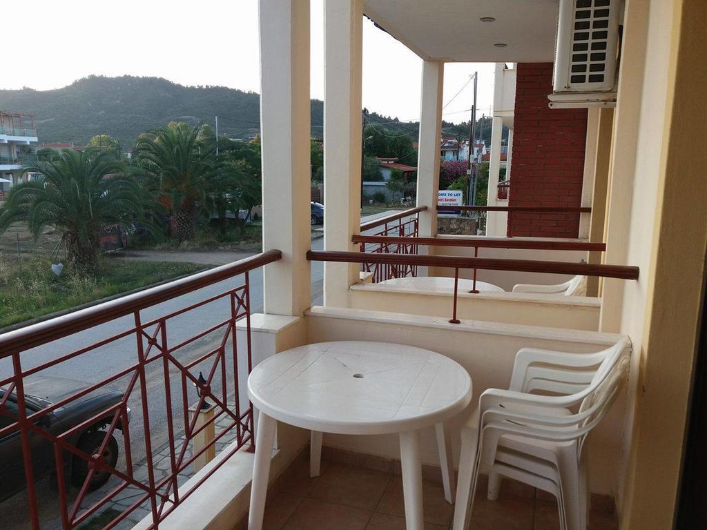 Hotel Kosmas Sarti Bagian luar foto